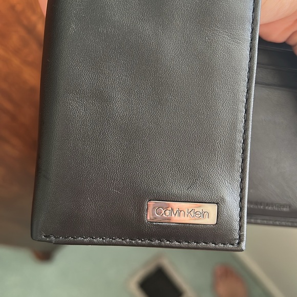 Calvin Klein Wallet - Picture 6 of 8